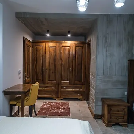 Boutique * Κορυτσά